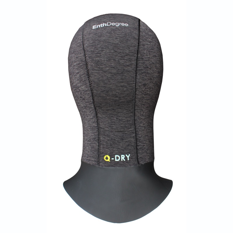 A stylish two-tone neoprene hood with Q-Dry lining for warmth, flexibility, quick-dry functionality, and high flex lining for thermal gains.